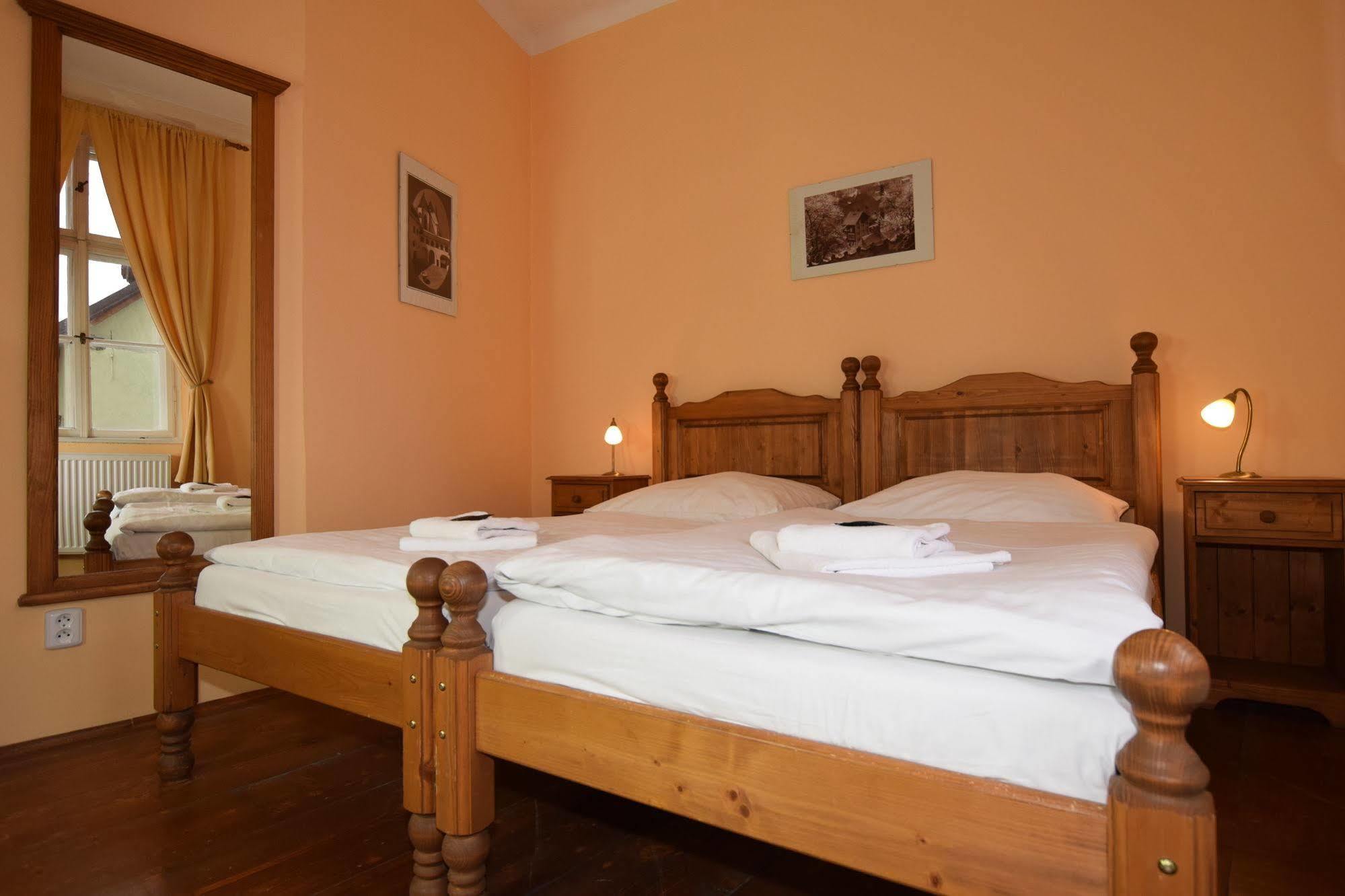 Pension Zamecka Apartma - Castle Apartments Český Krumlov Extérieur photo