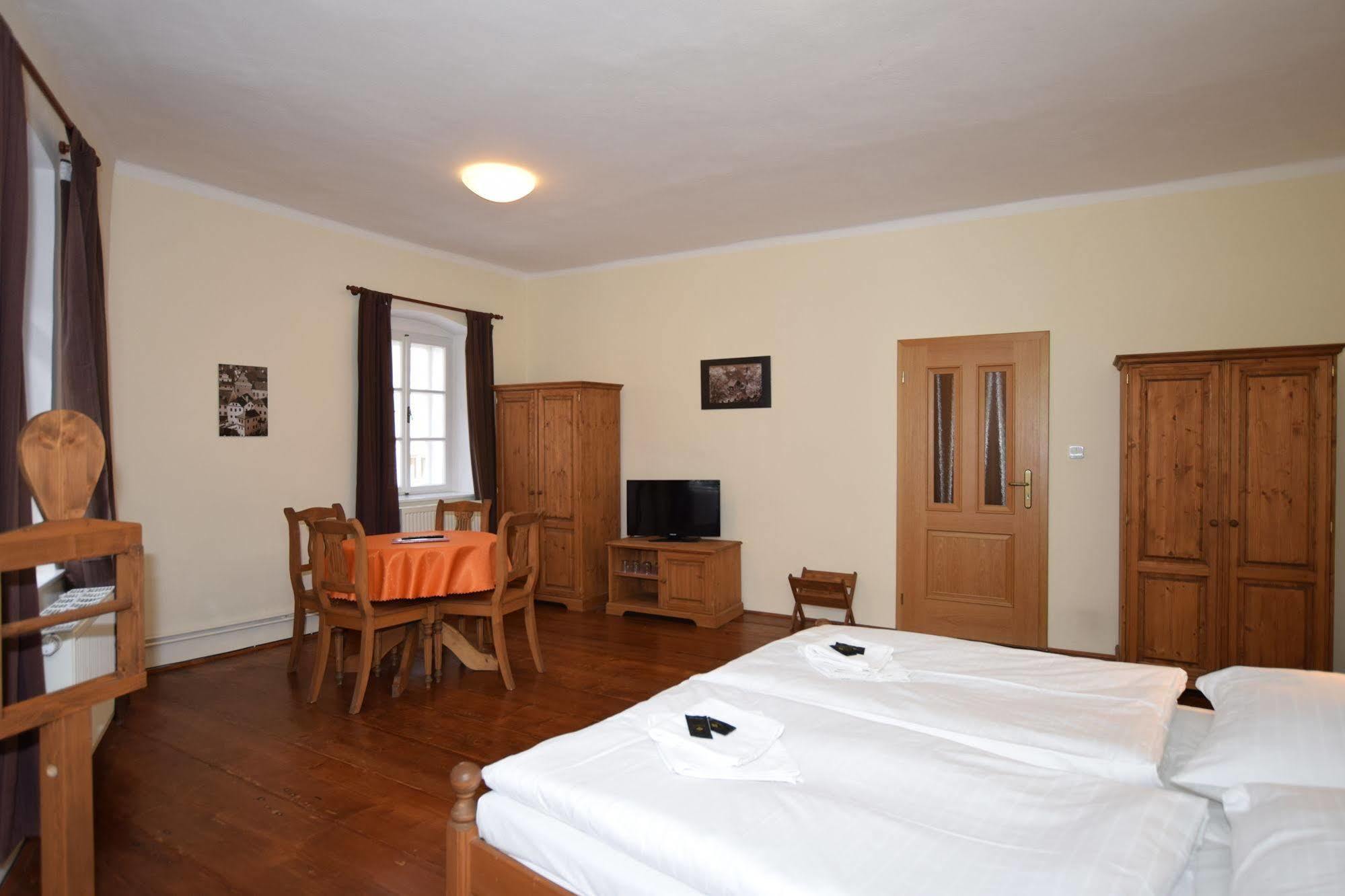 Pension Zamecka Apartma - Castle Apartments Český Krumlov Extérieur photo