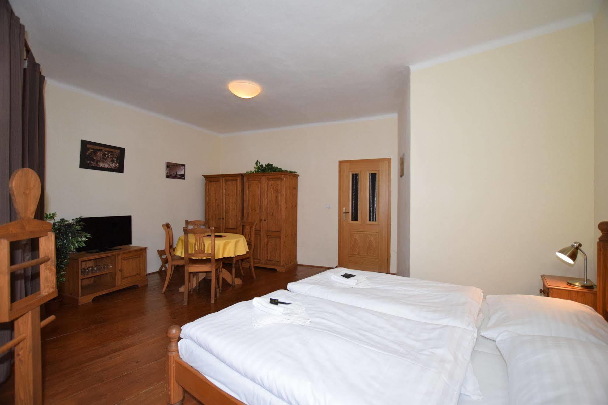 Pension Zamecka Apartma - Castle Apartments Český Krumlov Extérieur photo